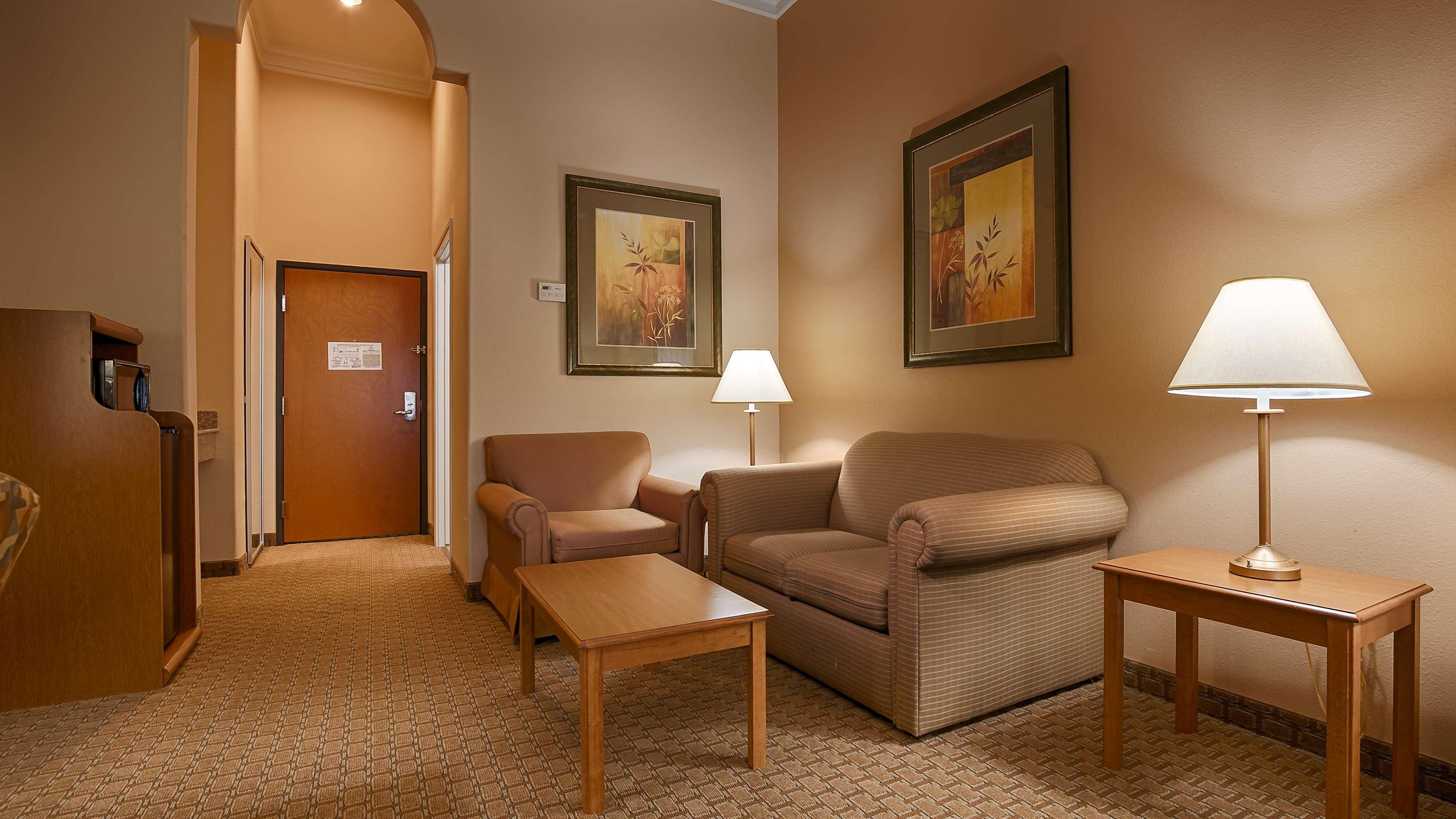 Best Western Plus New Caney Inn & Suites Esterno foto