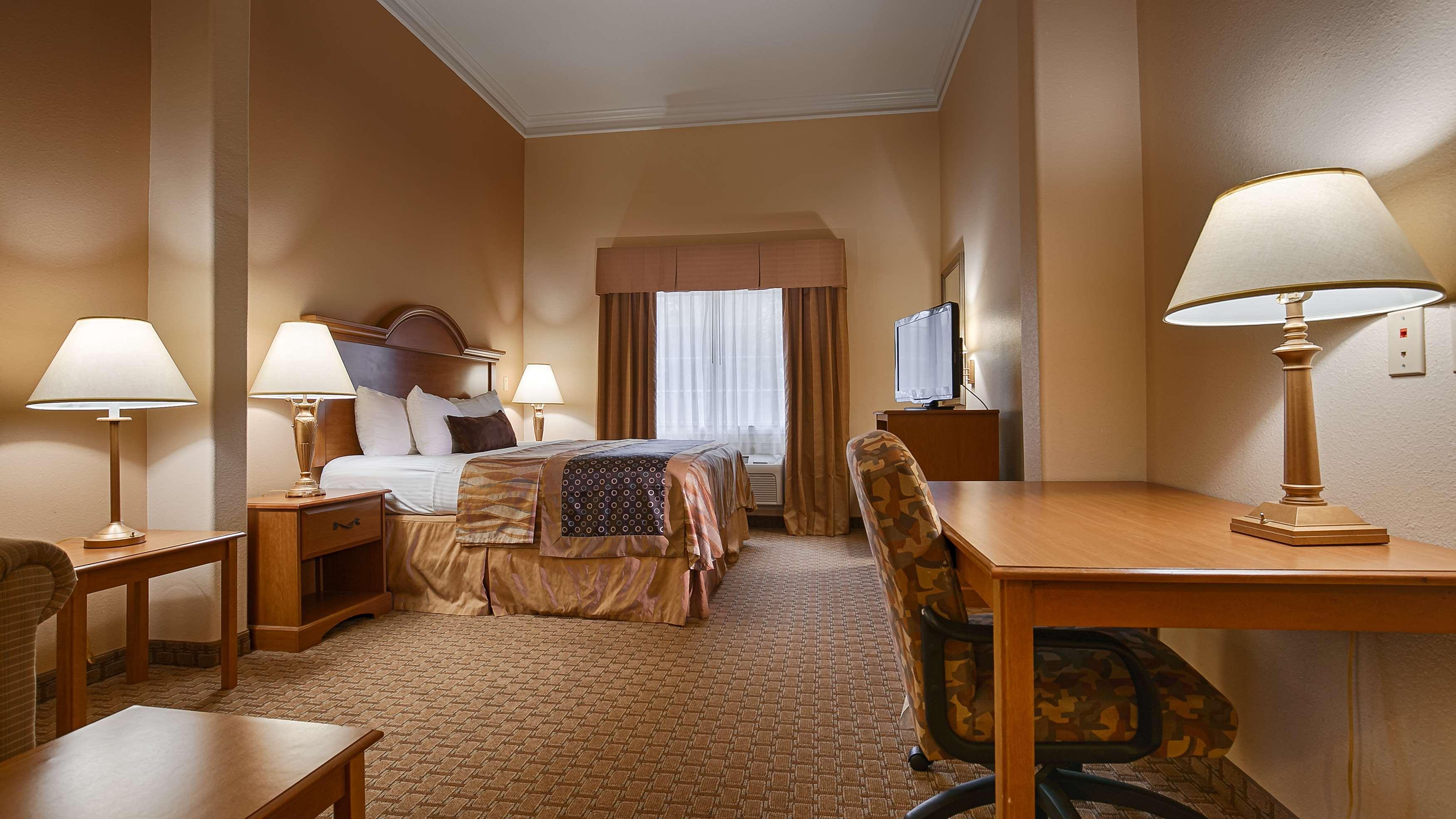 Best Western Plus New Caney Inn & Suites Esterno foto