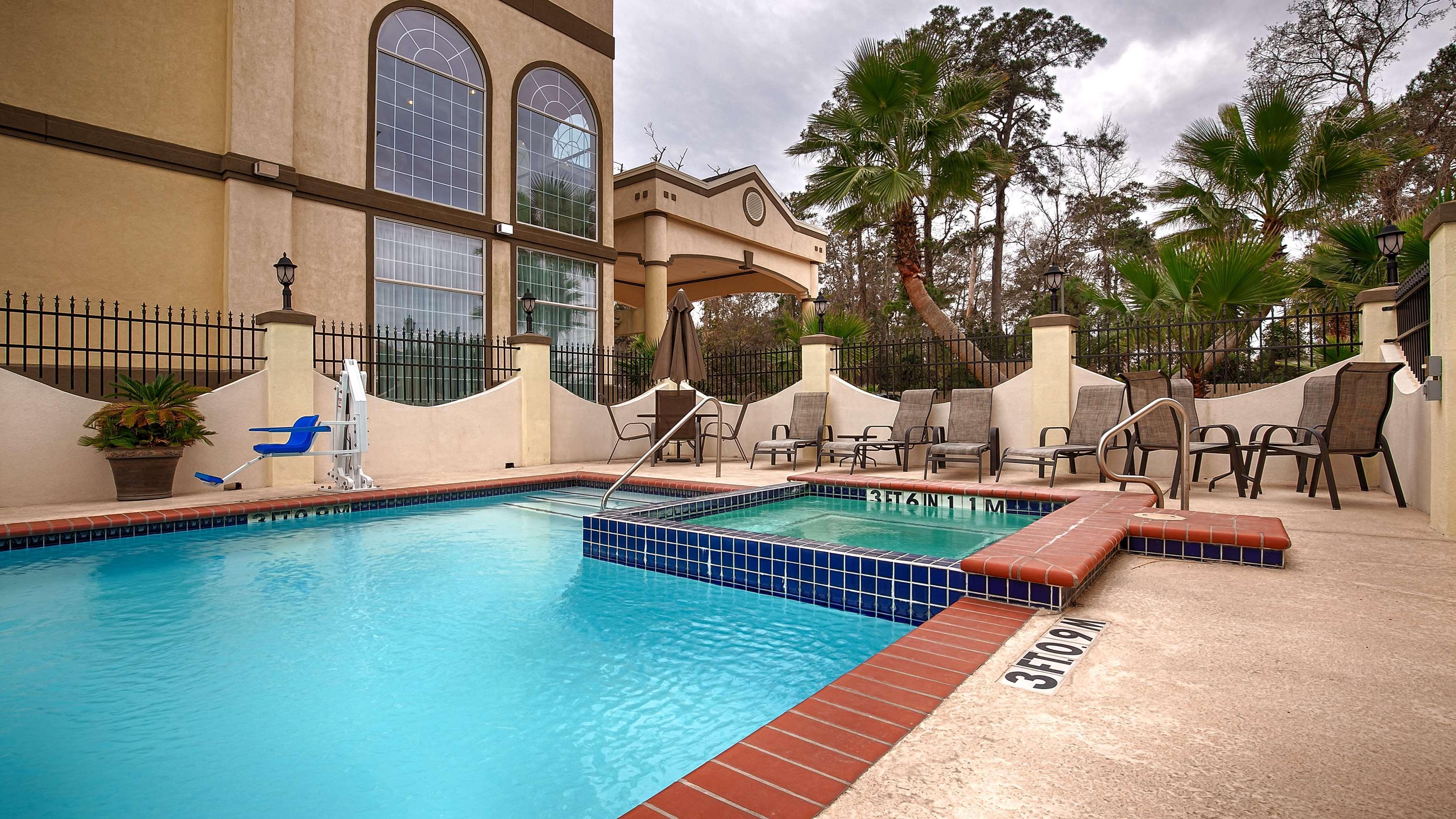 Best Western Plus New Caney Inn & Suites Esterno foto