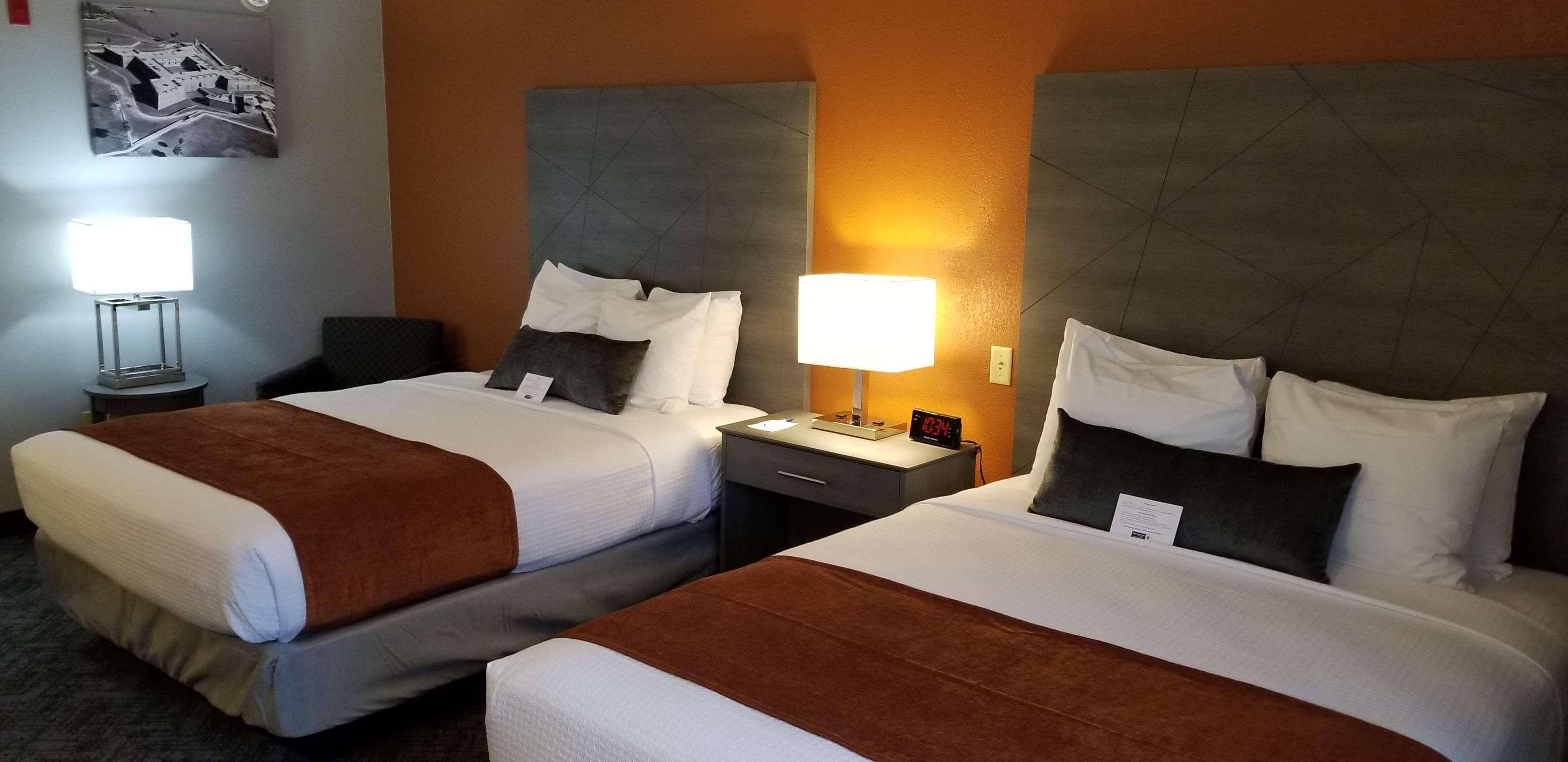 Best Western Plus New Caney Inn & Suites Esterno foto